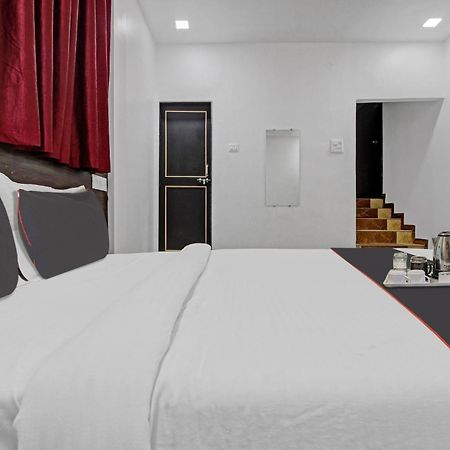 Hotel Collection O Sairaj Lodging & Boarding Shikrapur Exterior foto