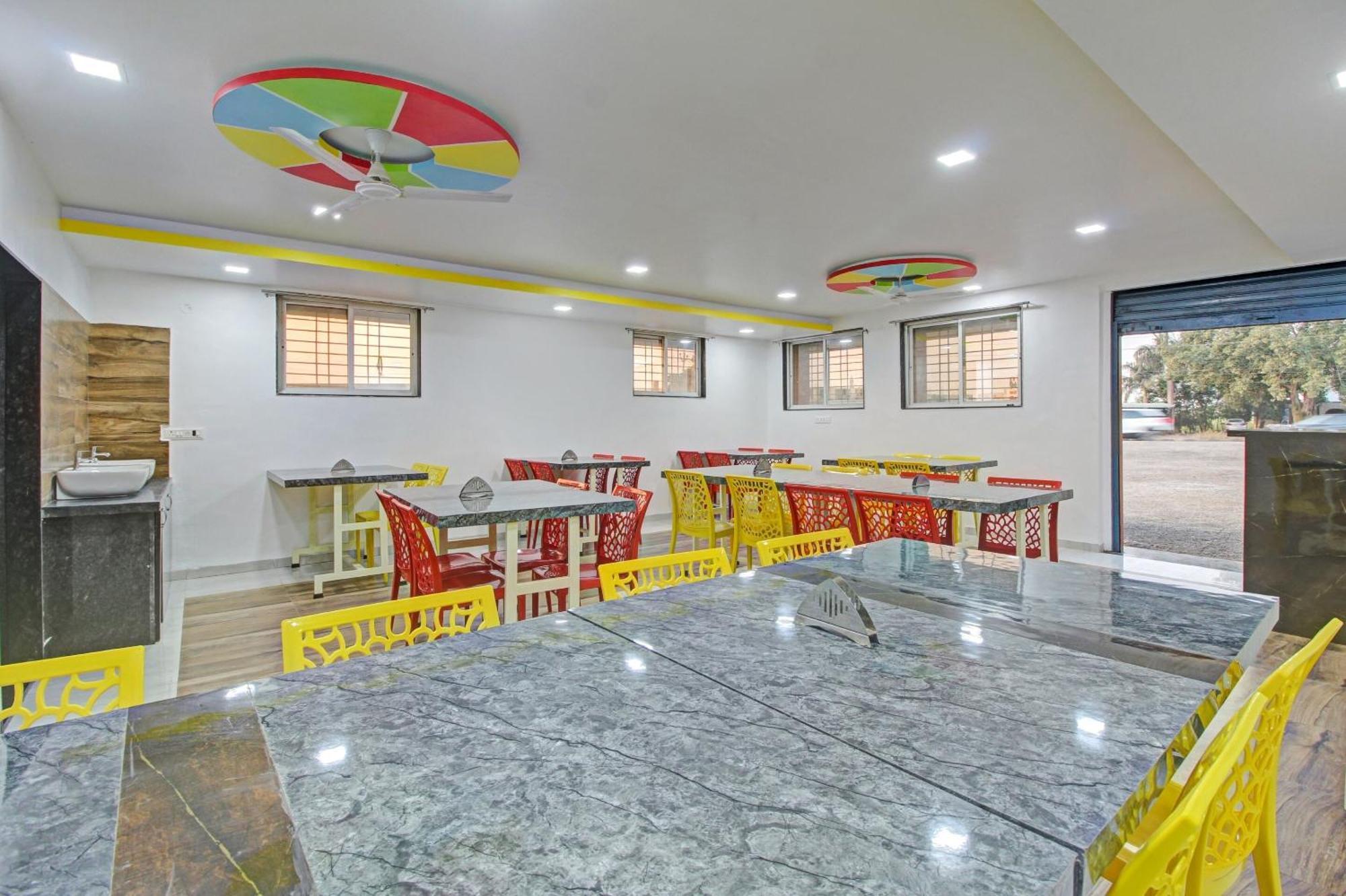 Hotel Collection O Sairaj Lodging & Boarding Shikrapur Exterior foto
